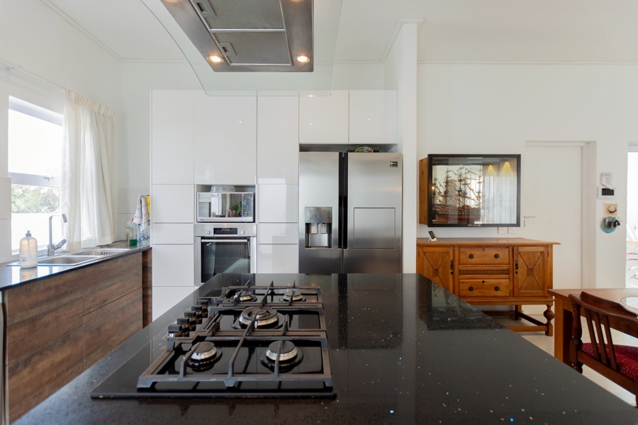 3 Bedroom Property for Sale in Golden Mile Western Cape